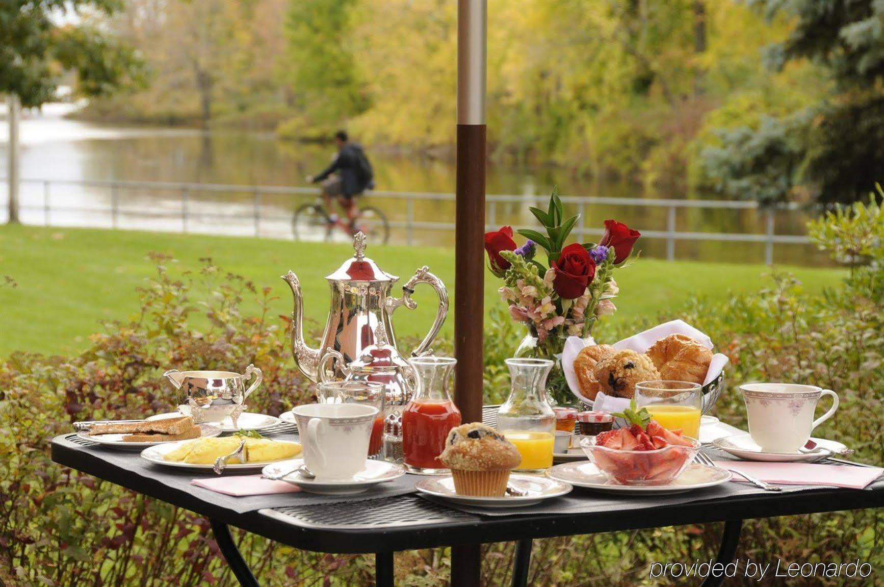 The Clarkson Inn Potsdam Bagian luar foto