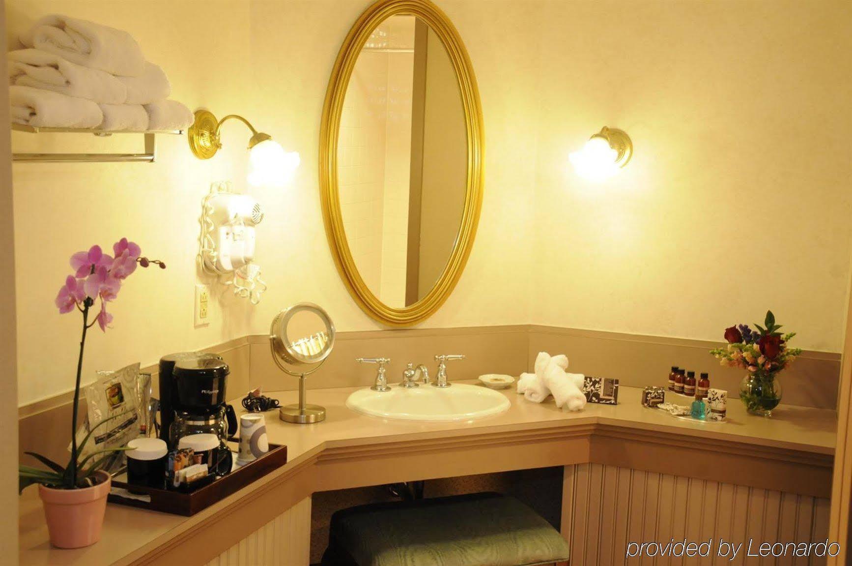 The Clarkson Inn Potsdam Bagian luar foto